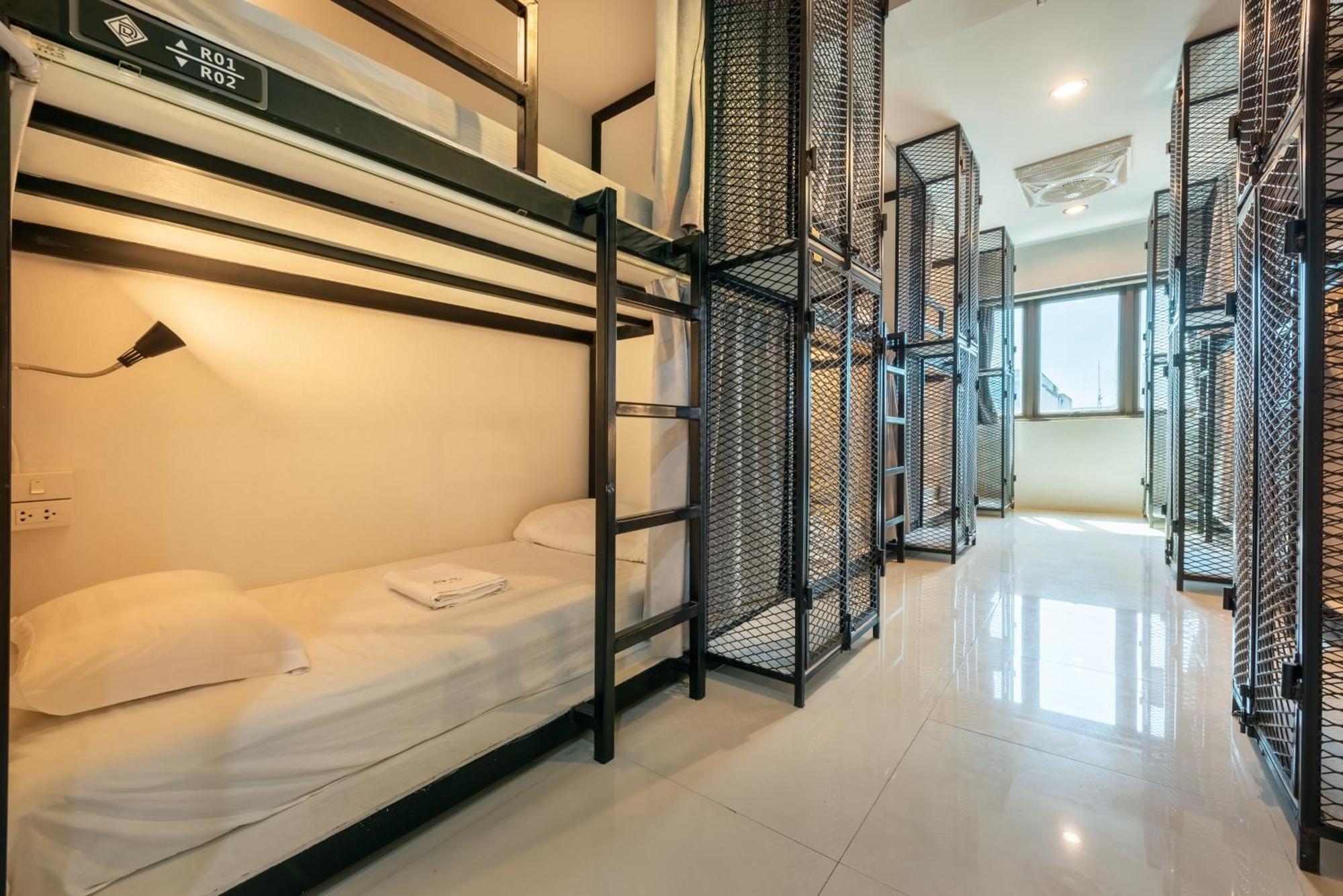 Sloth Hostel Don Mueang Bangkok Buitenkant foto