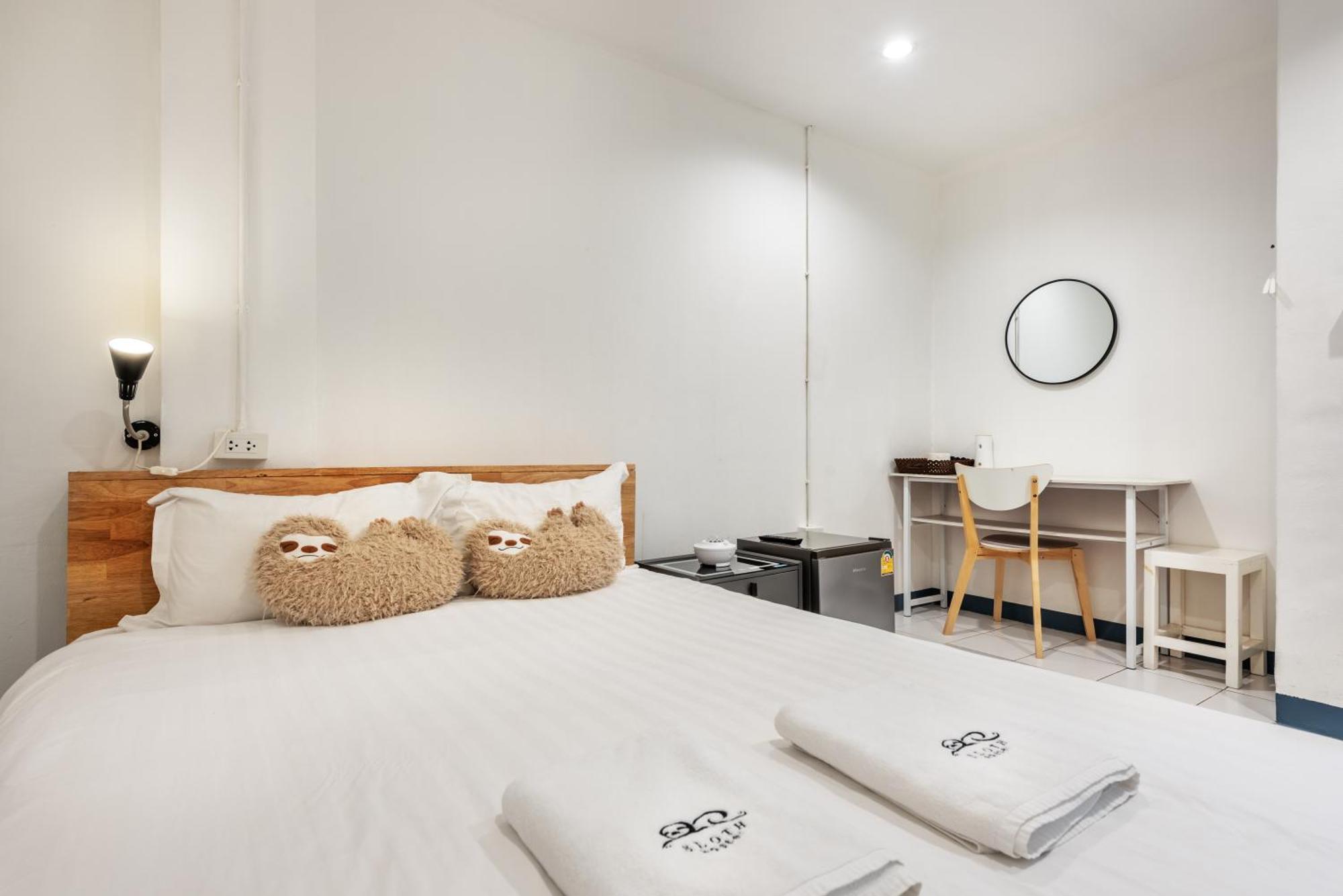 Sloth Hostel Don Mueang Bangkok Buitenkant foto