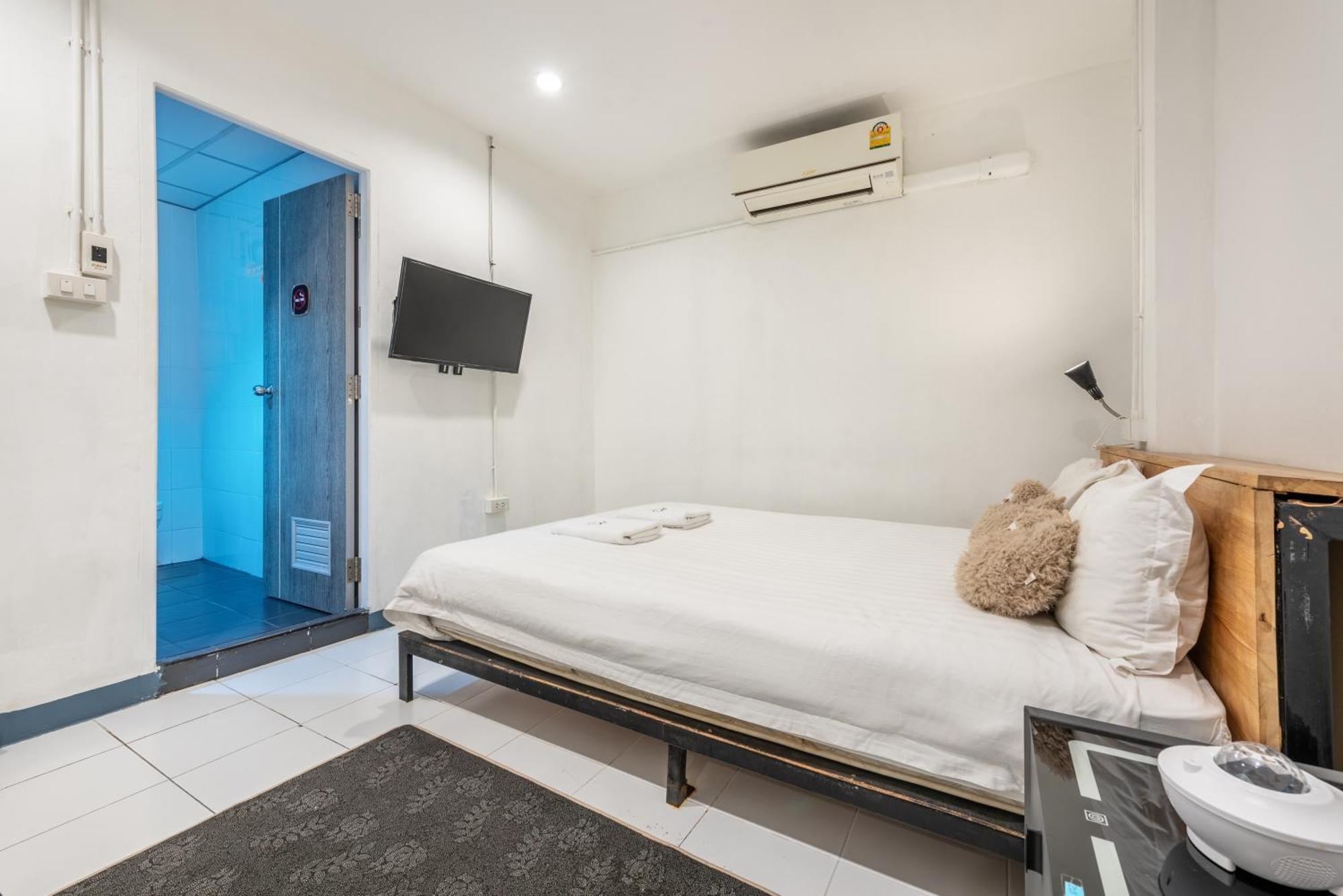 Sloth Hostel Don Mueang Bangkok Buitenkant foto