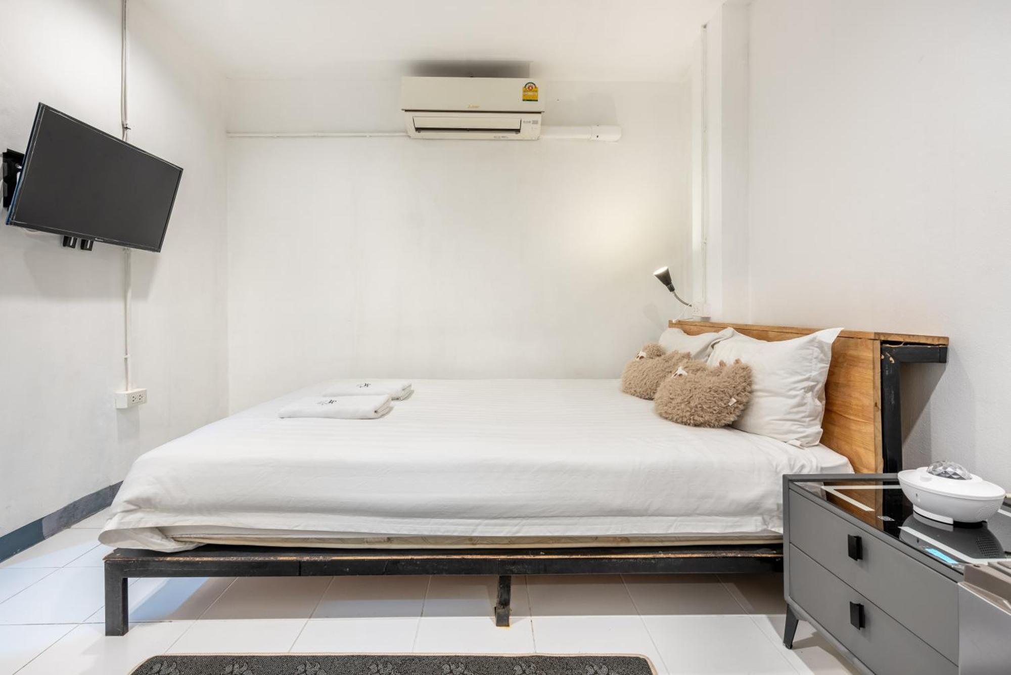 Sloth Hostel Don Mueang Bangkok Buitenkant foto